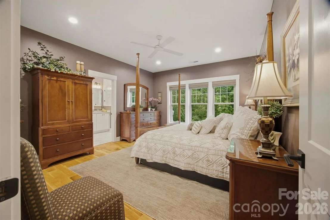 Photo of 124 Beechmont Drive