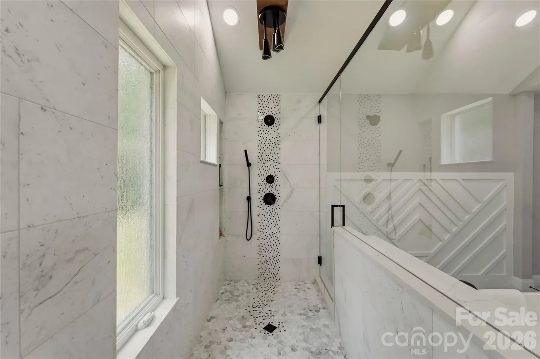 Photo of 2919 Colony Road