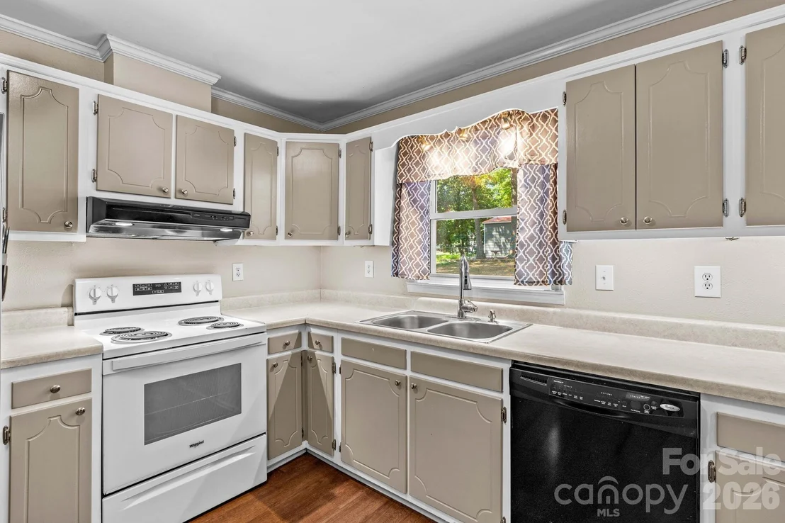 Photo of 320 Miller Drive