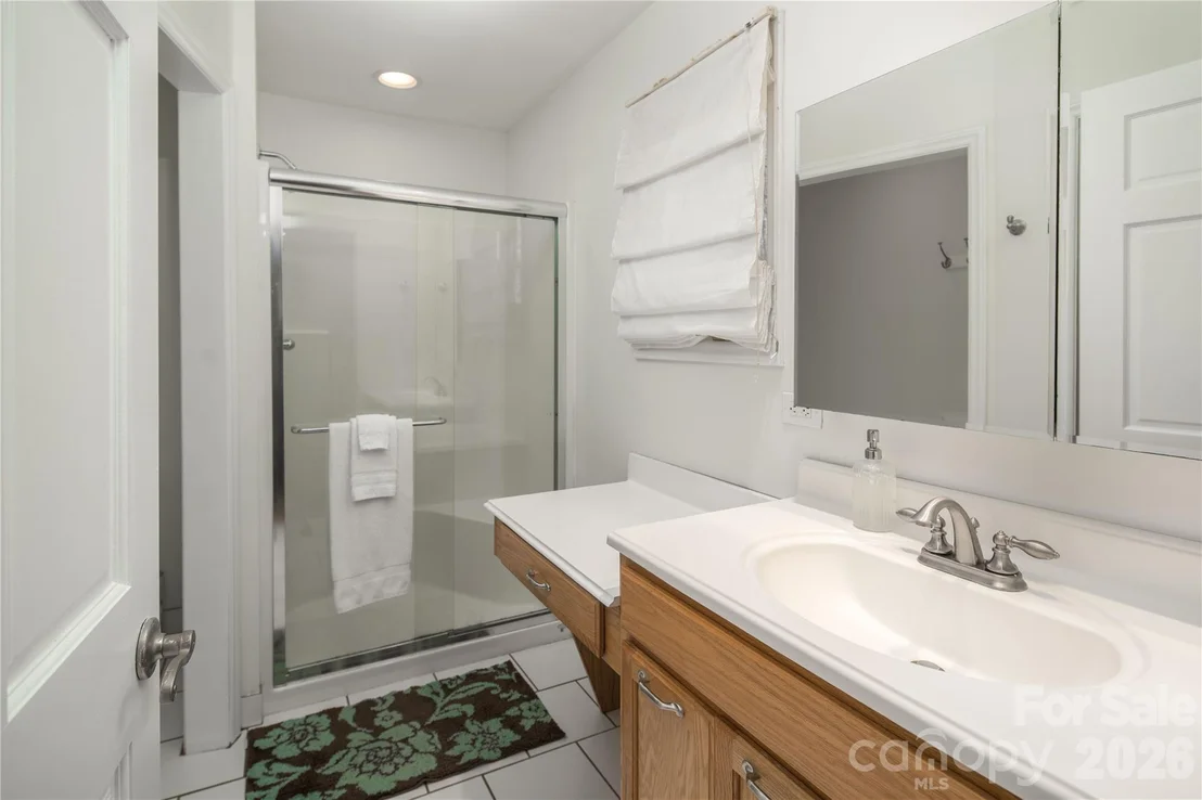 Photo of 1628 Skyland Drive
