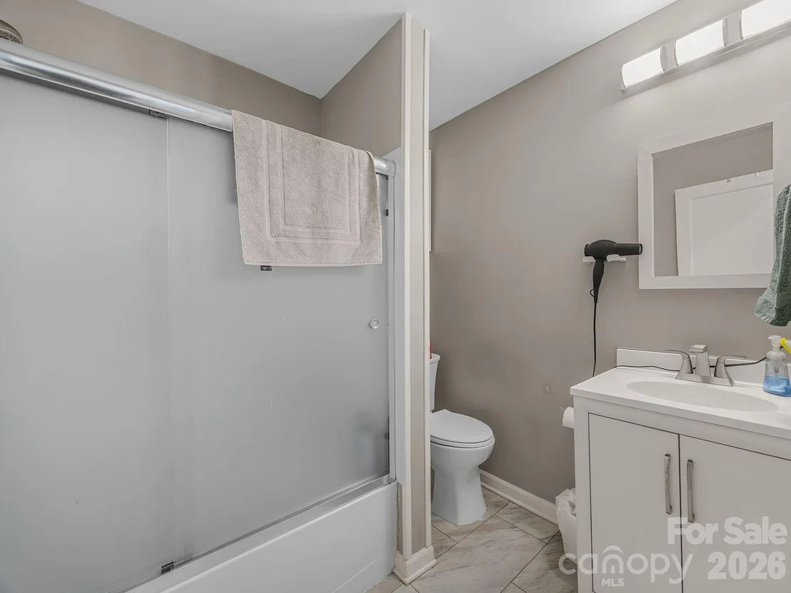 Photo of 110 Grady Avenue