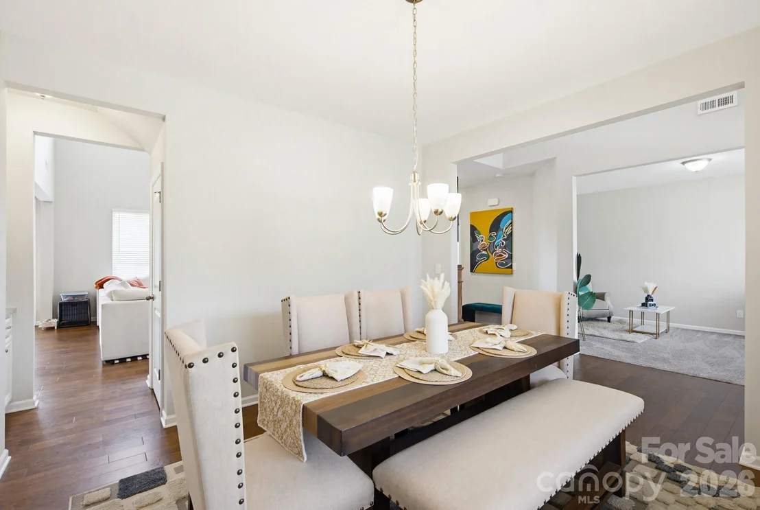 Photo of 840 Oak Manor Drive SE