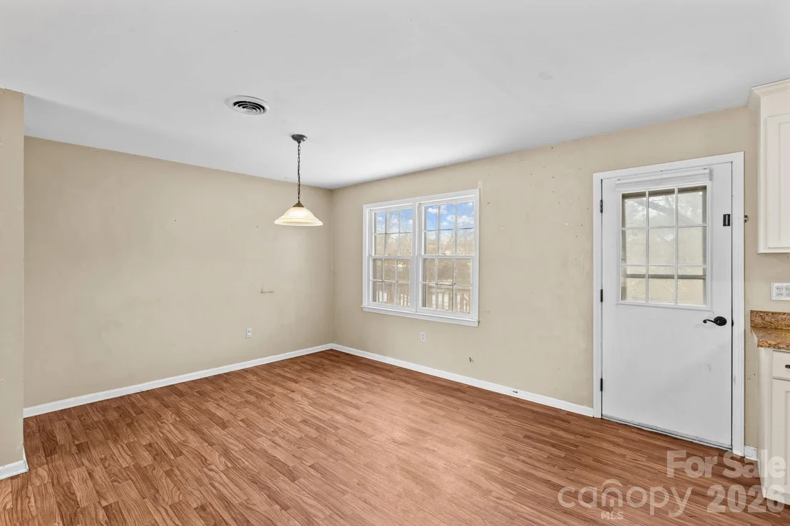 Photo of 535 Log Barn Road