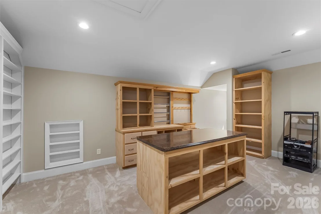 Photo of 1090 Pearidge Road