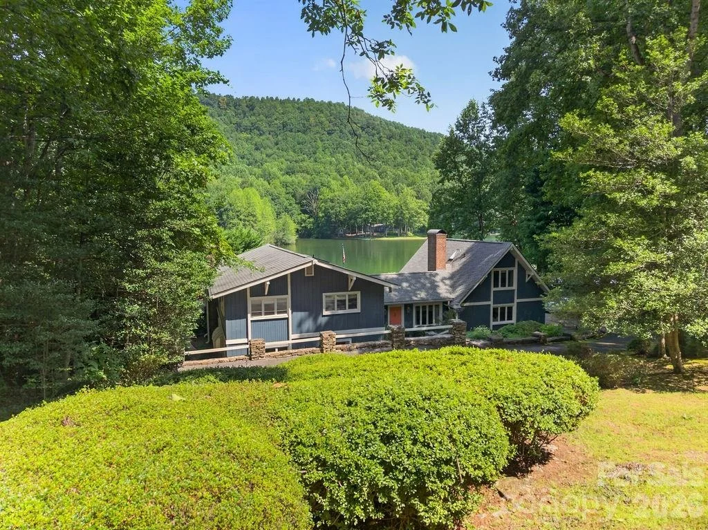 Photo of 865 Haven Drive