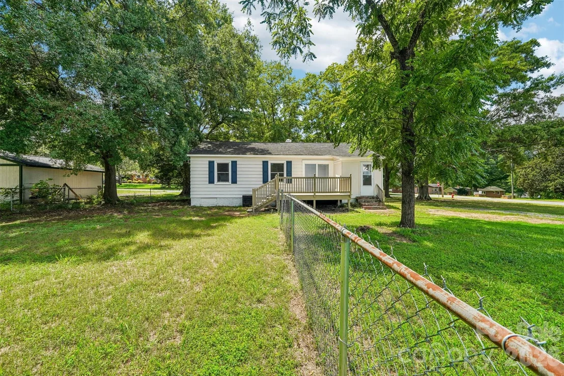 Photo of 808 Lowery Street