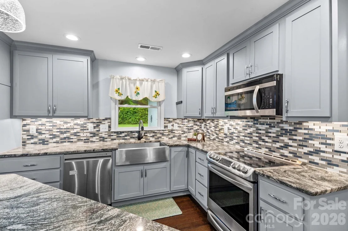 Photo of 465 Bonanza Drive