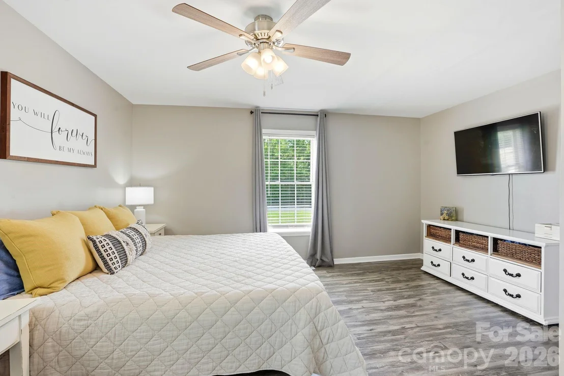 Photo of 142 Sam Bailes Boulevard