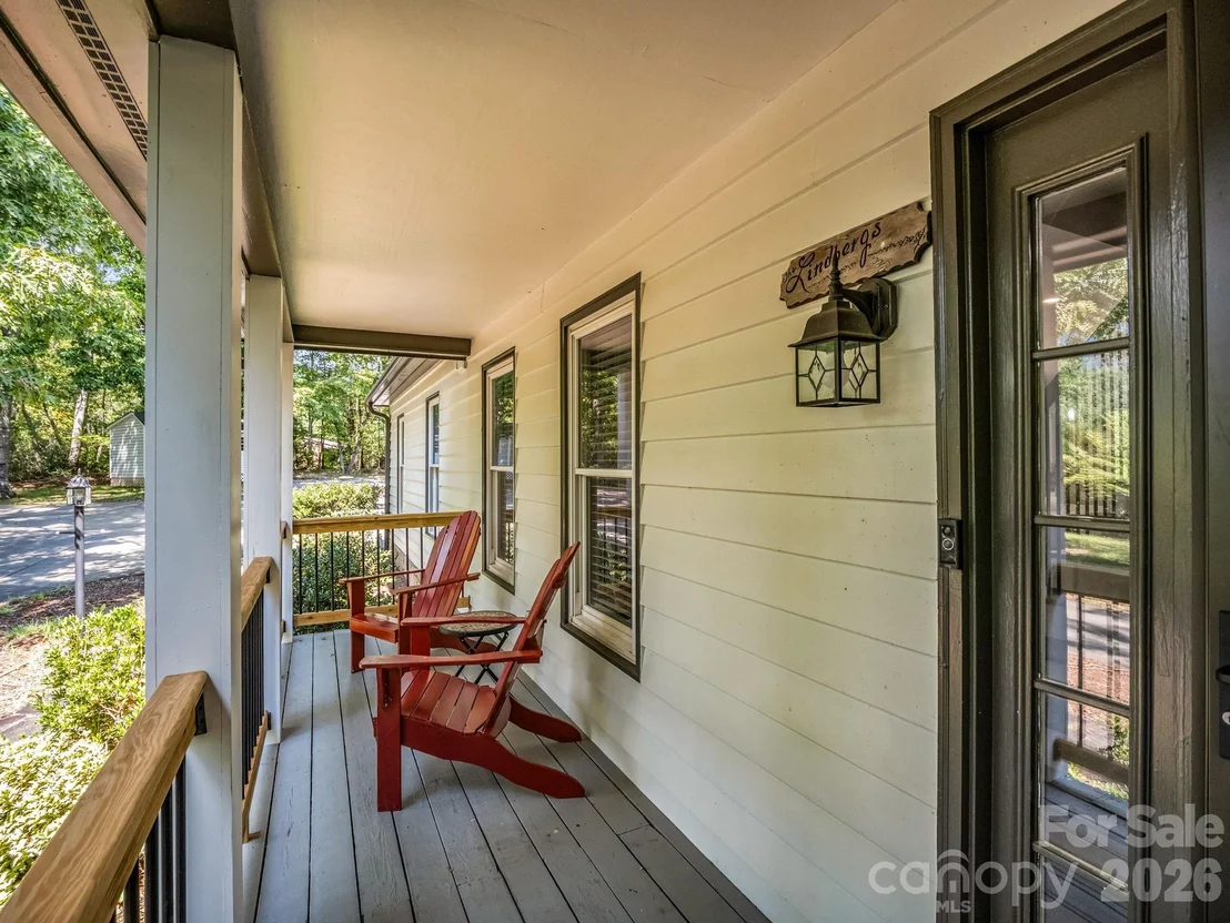 Photo of 215 Hillcrest Drive