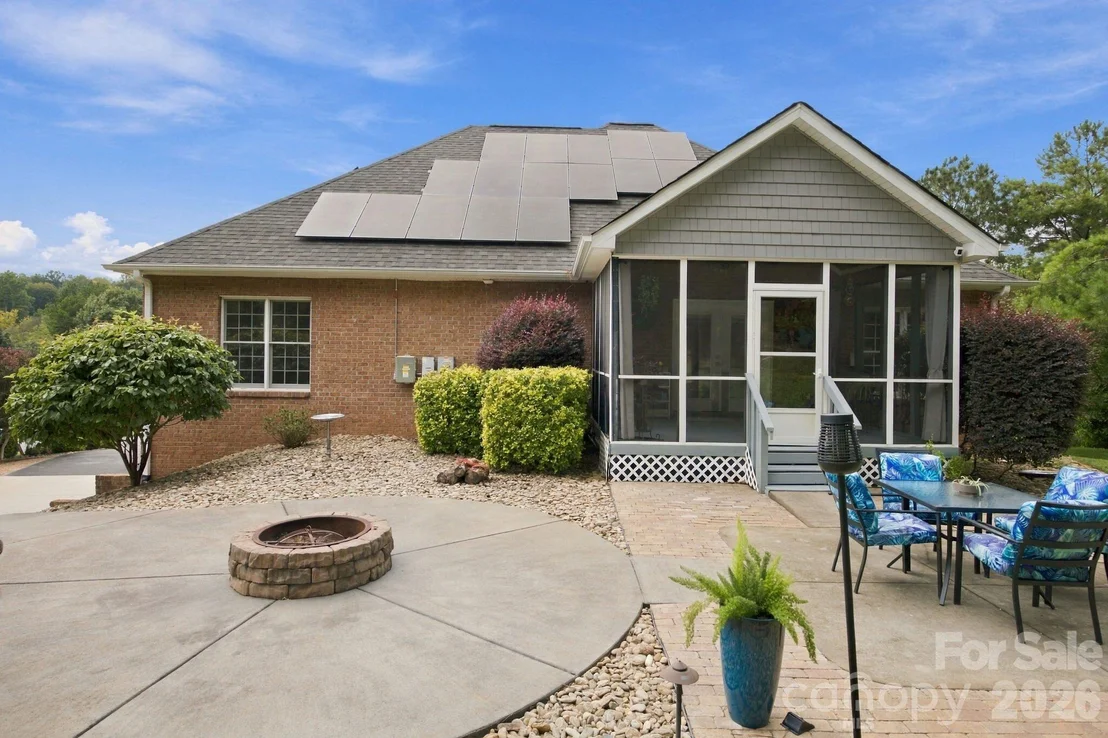 Photo of 1463 Brookstone Drive