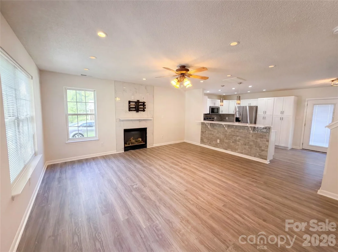 Photo of 6032 Briggs Drive