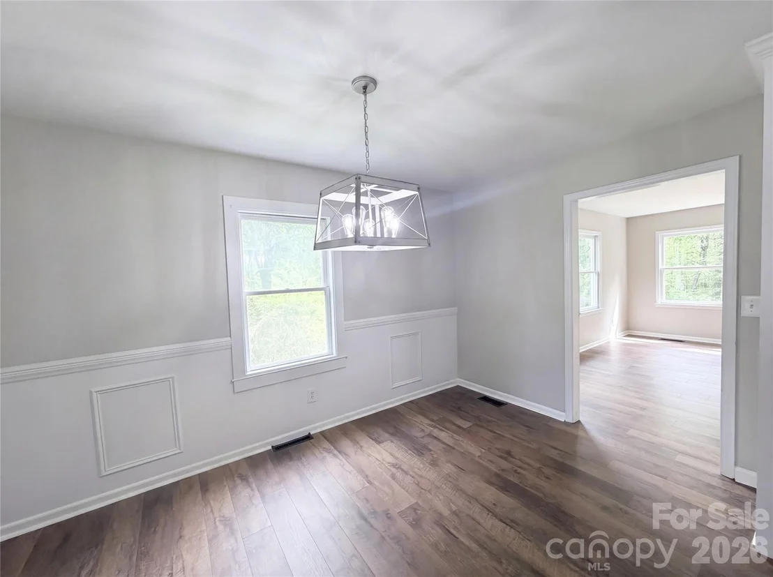 Photo of 706 Crescent Drive