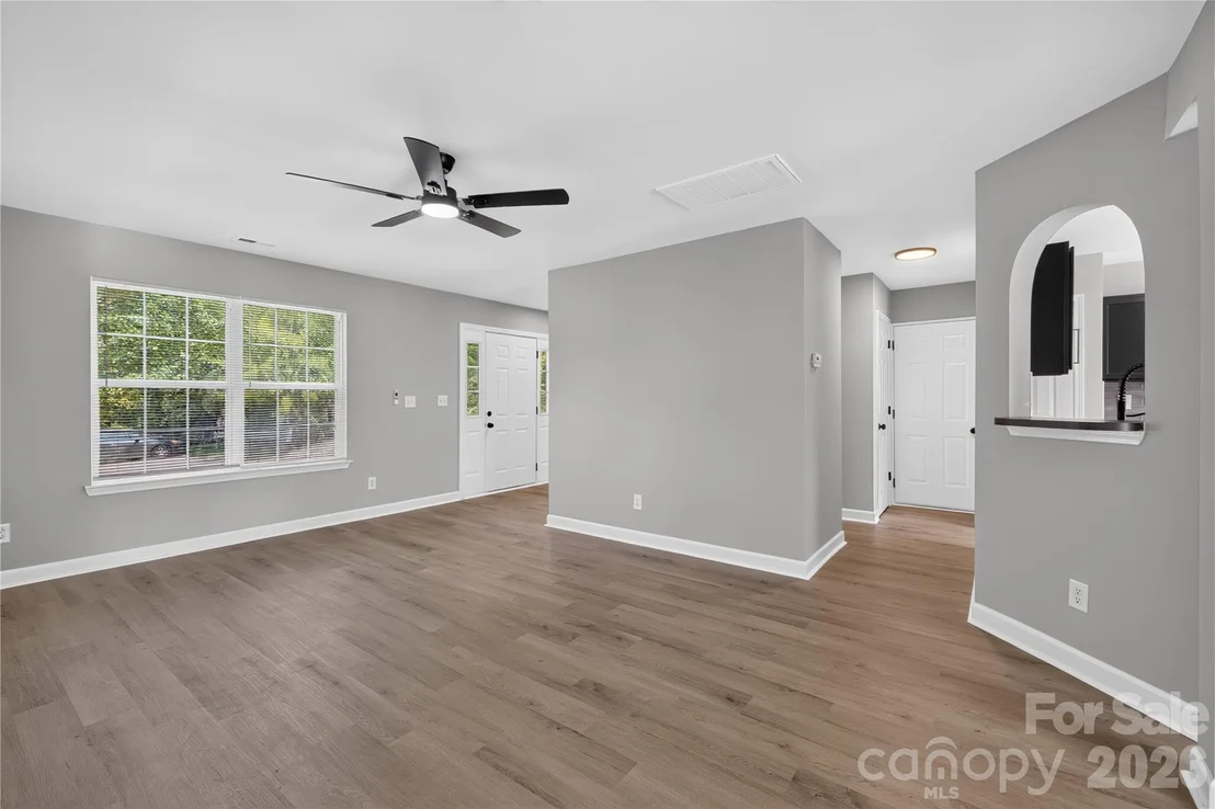 Photo of 634 Longacre Drive
