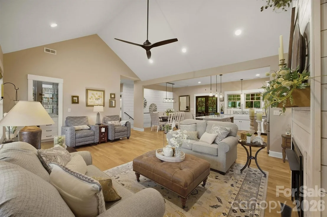 Photo of 124 Beechmont Drive