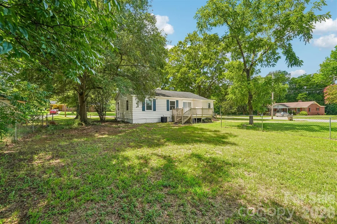 Photo of 808 Lowery Street
