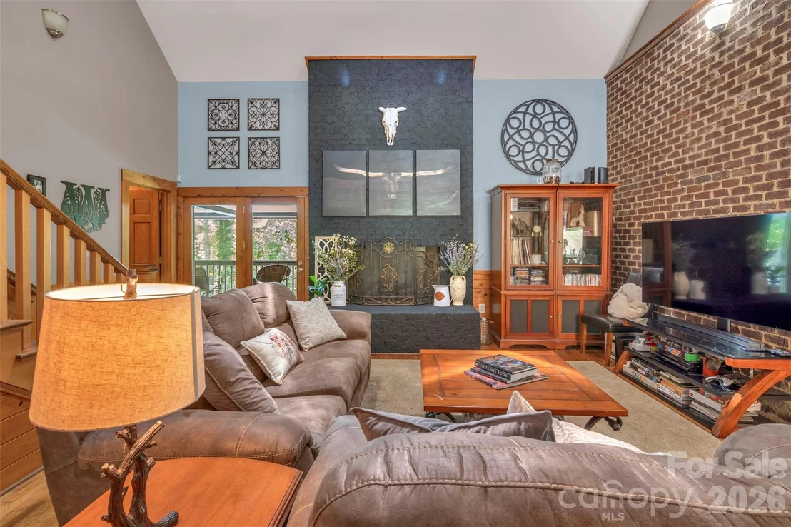Photo of 105 Winchester Drive