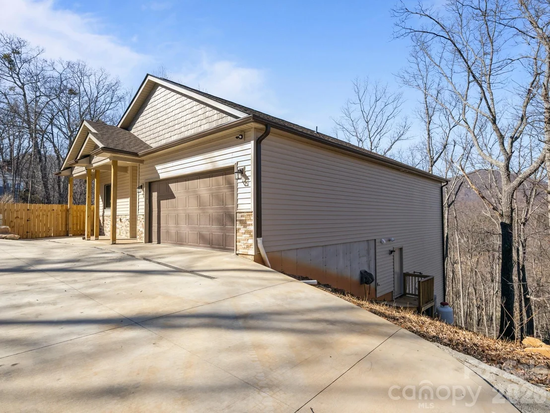 Photo of 225 Aurora Lane