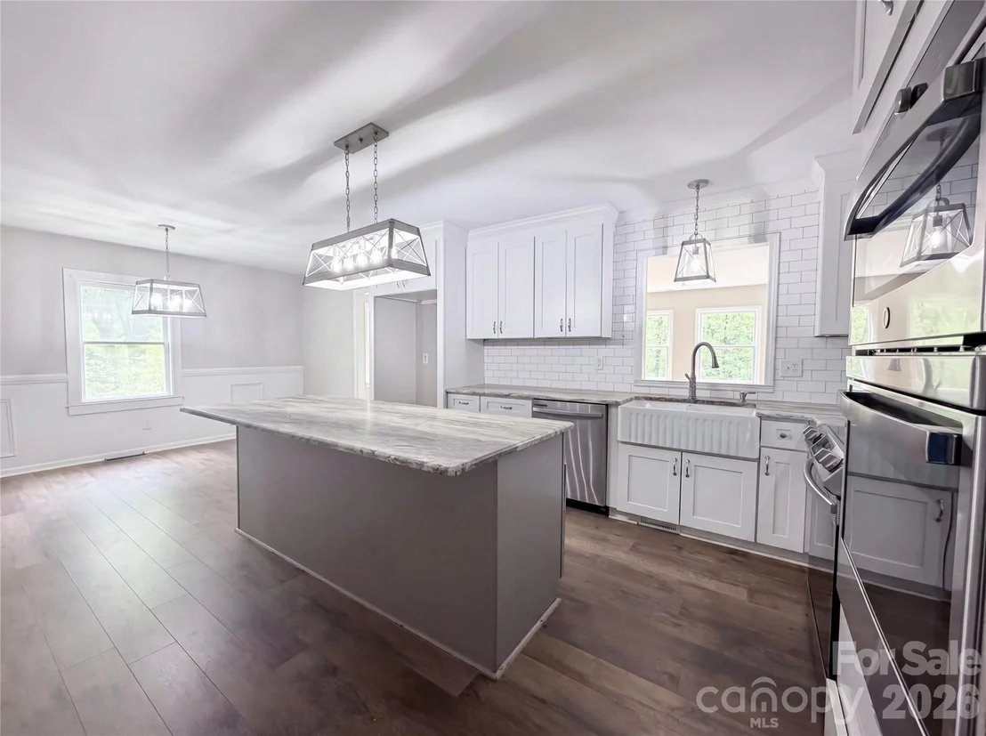 Photo of 706 Crescent Drive