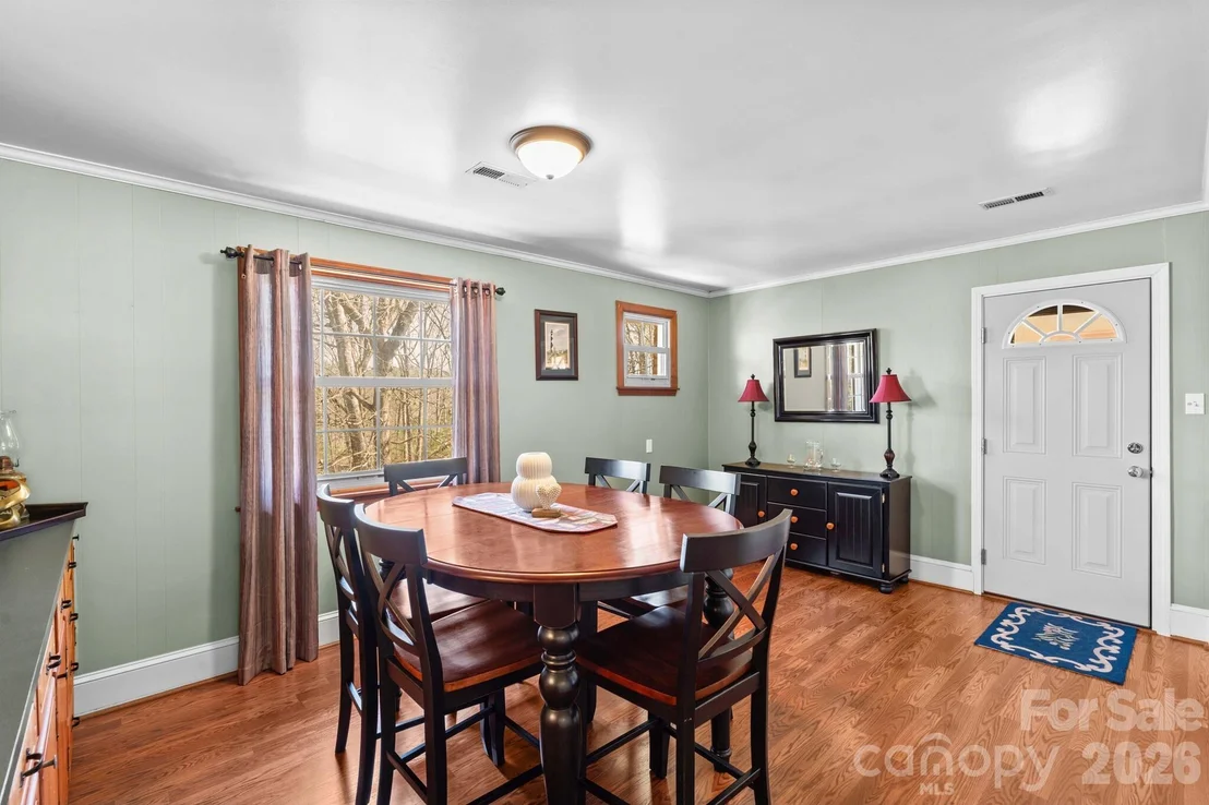 Photo of 5075 Lakeview Drive