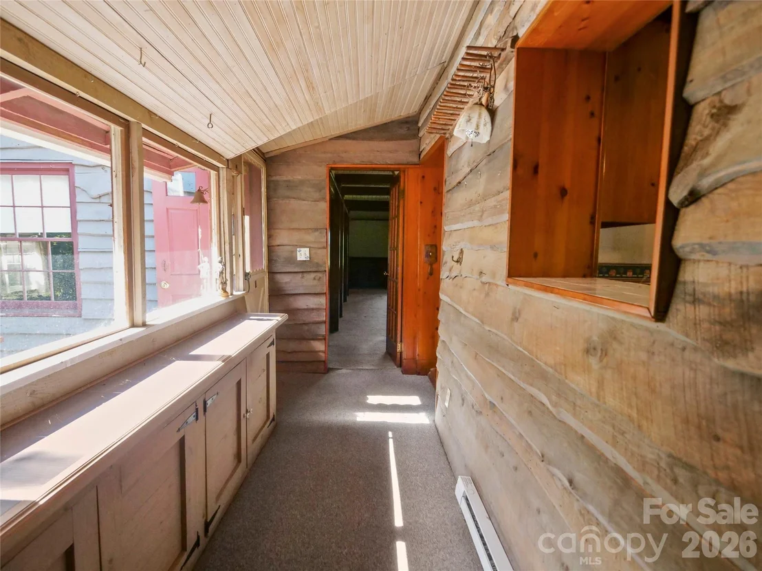 Photo of 2125 Whiteside Road