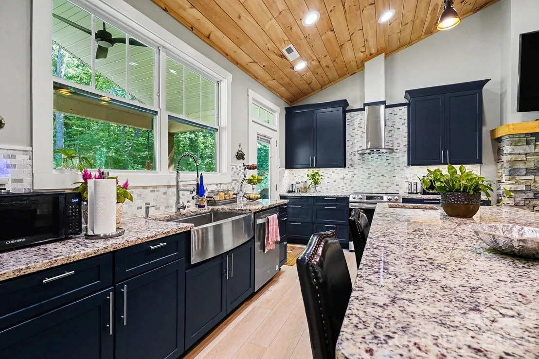 Photo of 1241 Hayes Road
