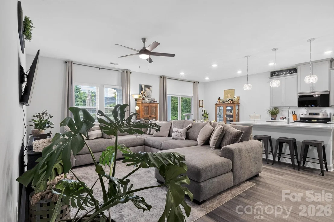Photo of 1229 Morehead Drive