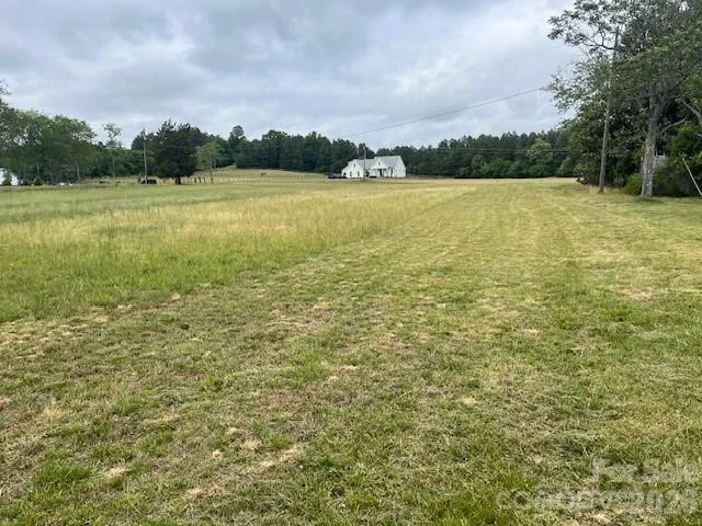 Photo of 304 Floyd Blackwell Road