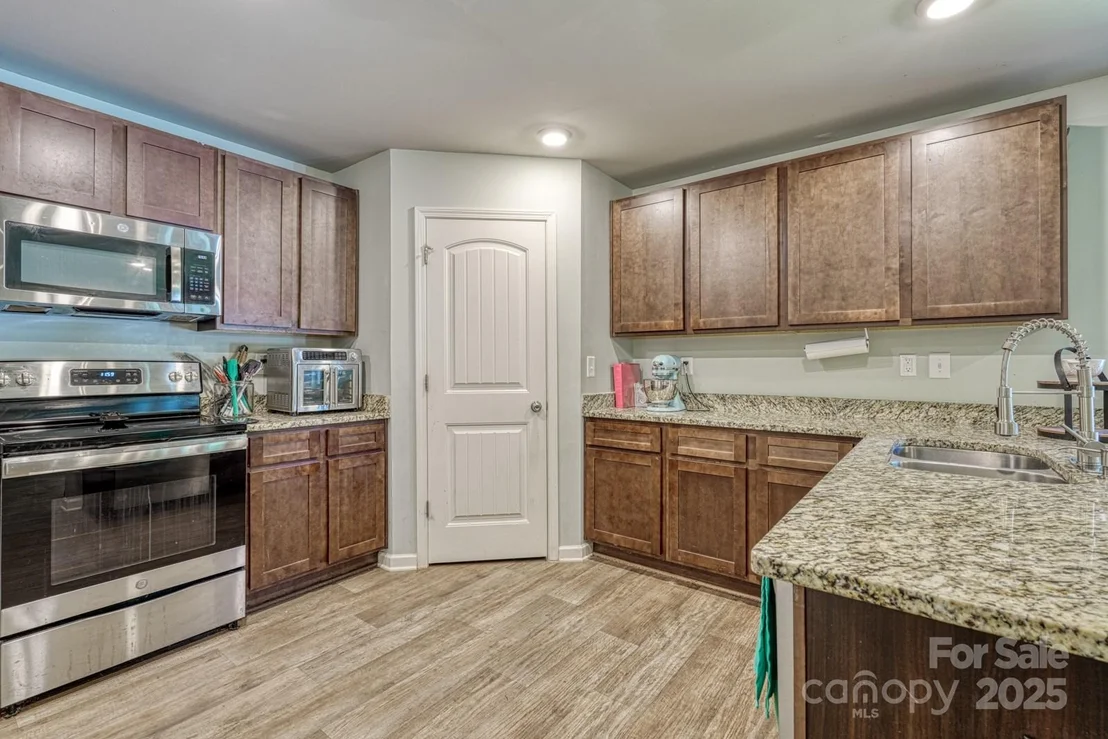 Photo of 1281 Twin Bridge Road