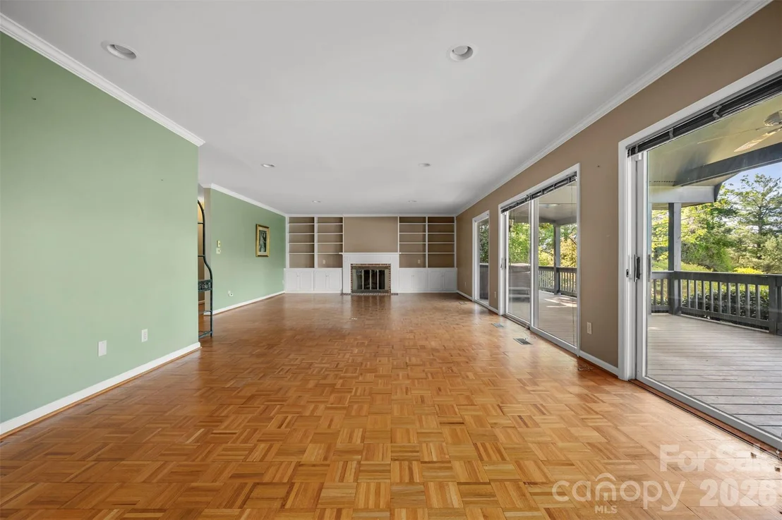 Photo of 176 Fox Run Lane