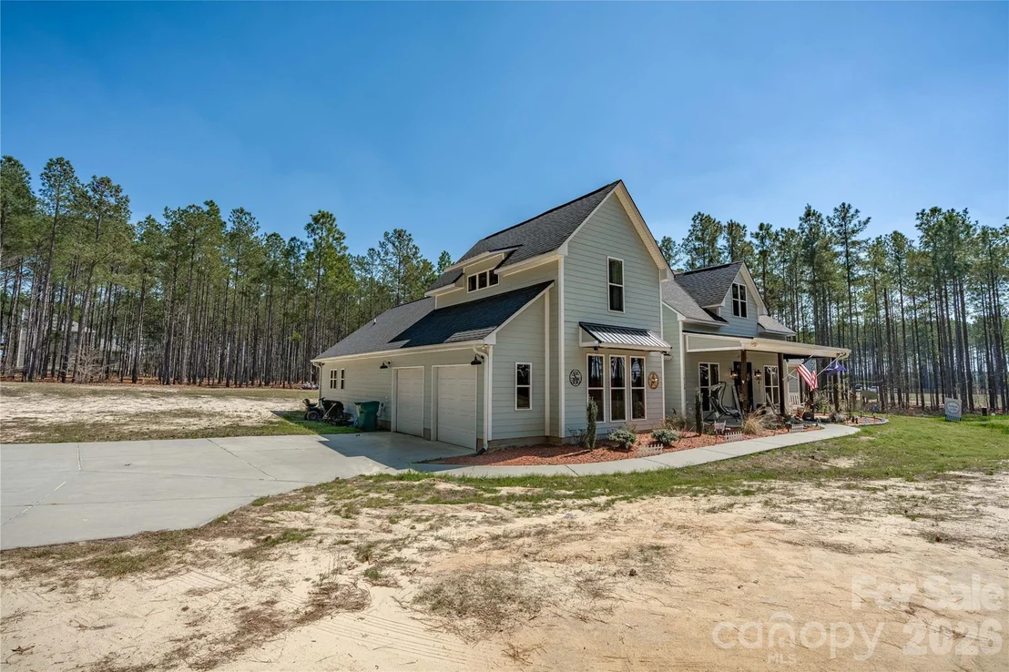 Photo of 2138 Lockhart Road