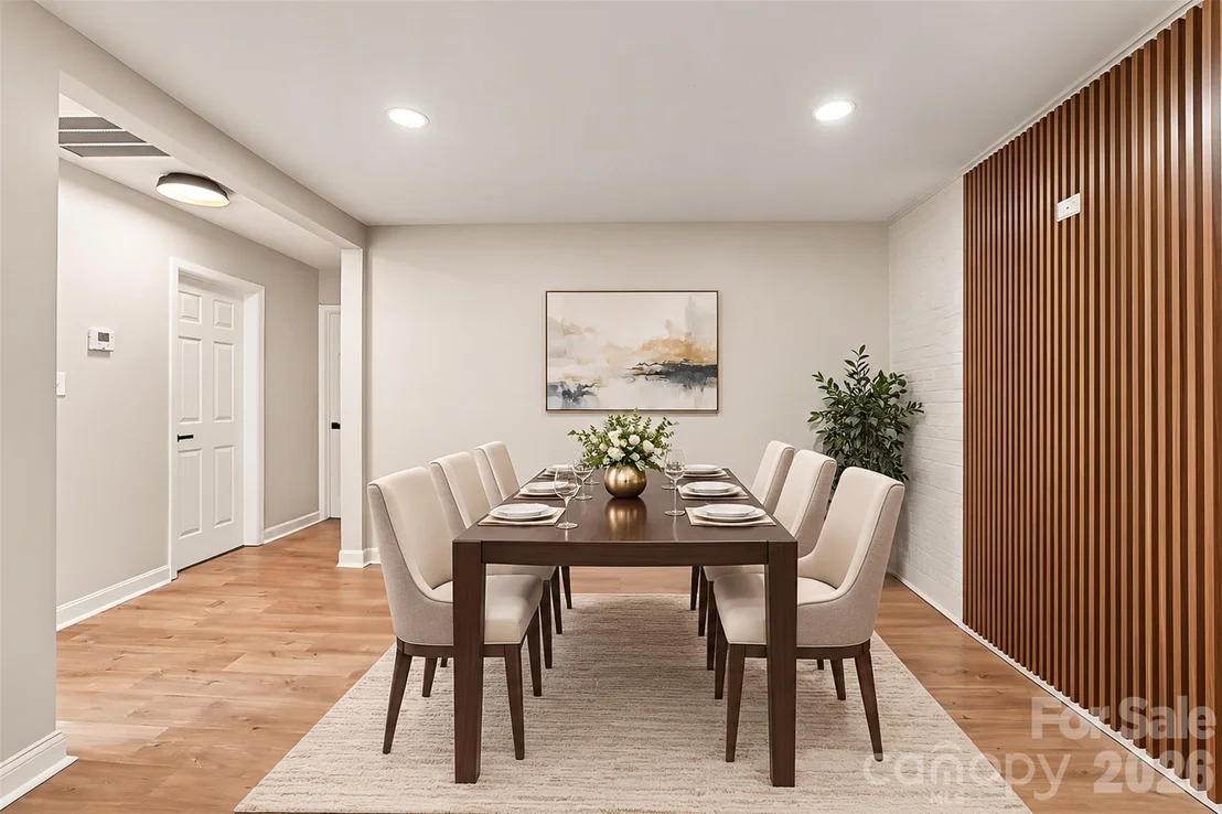 Photo of 1902 19th Avenue NE