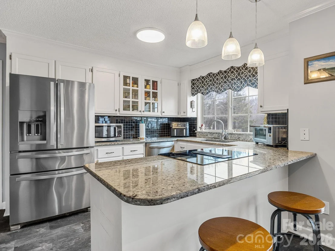 Photo of 1570 Roddy Road