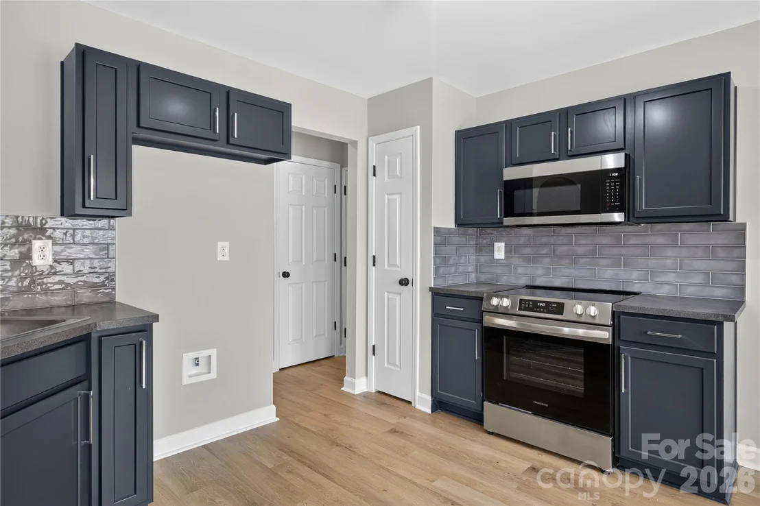 Photo of 634 Longacre Drive