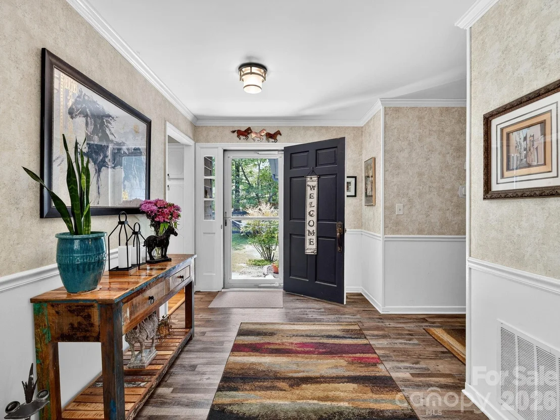 Photo of 707 Dogwood Trail