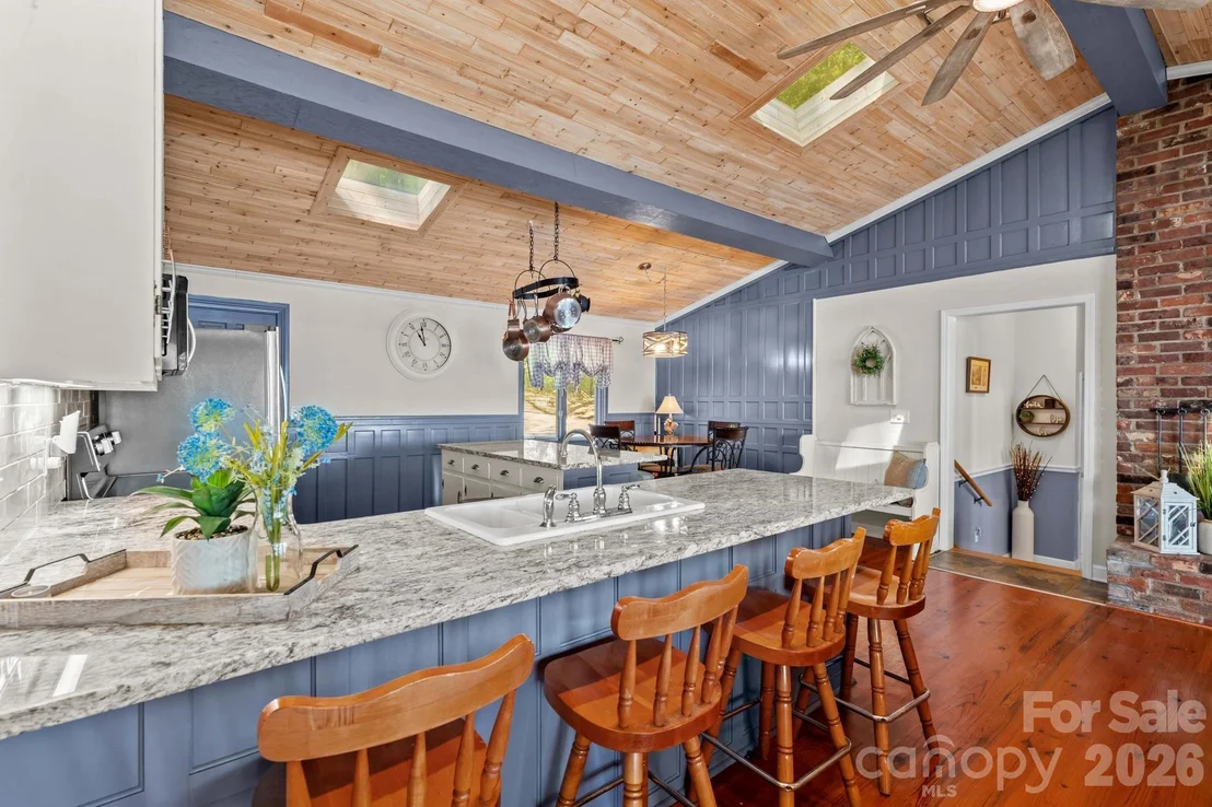 Photo of 395 Rendleman Drive
