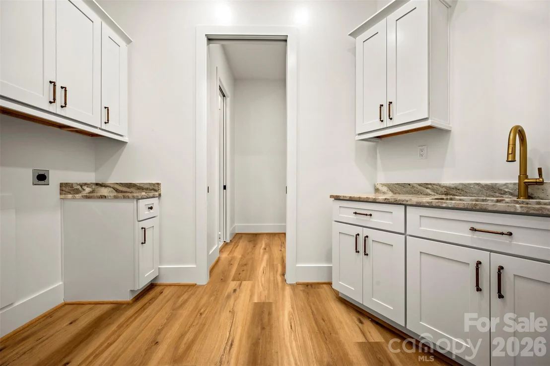 Photo of 438 Mapleton Lane