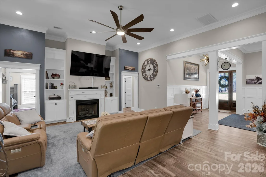 Photo of 2138 Lockhart Road