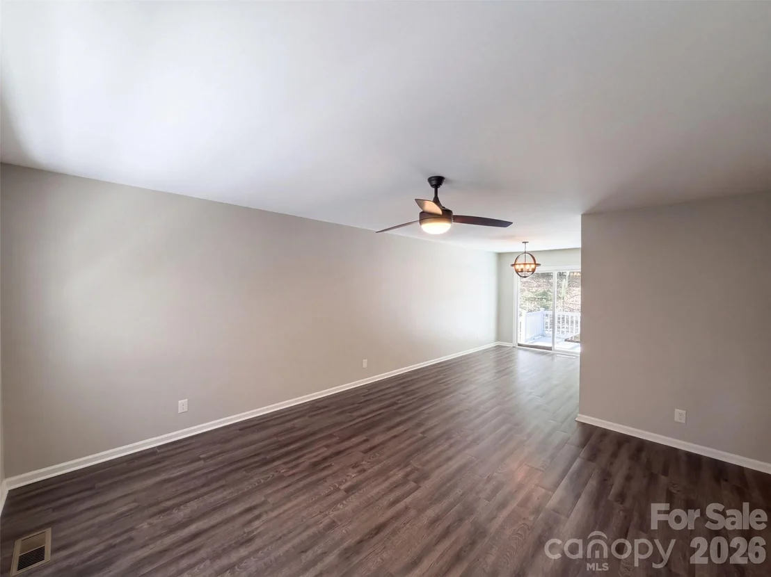Photo of 1120 Emerald Drive