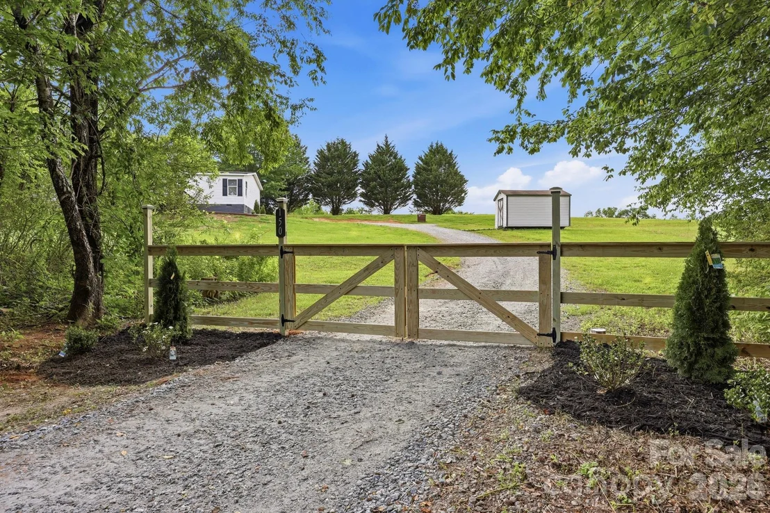 Photo of 150 Pasture Trail
