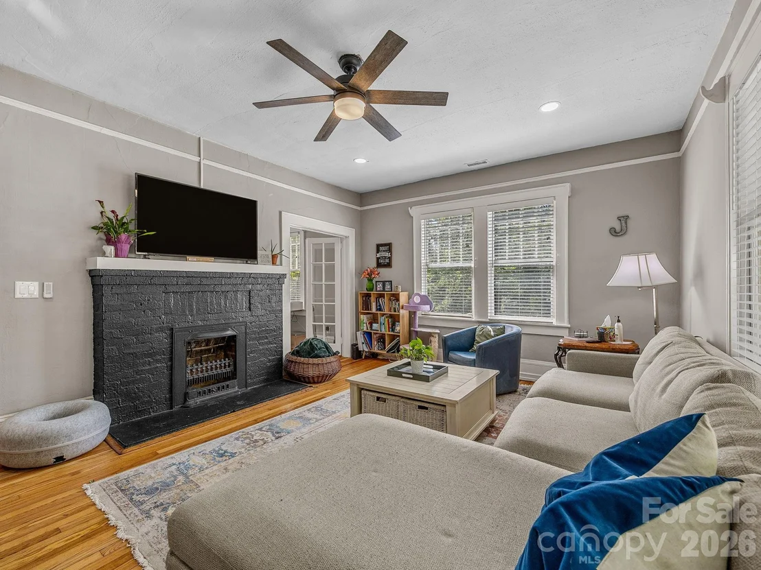 Photo of 110 Grady Avenue