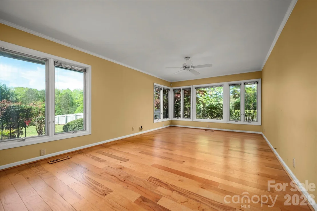Photo of 176 Fox Run Lane
