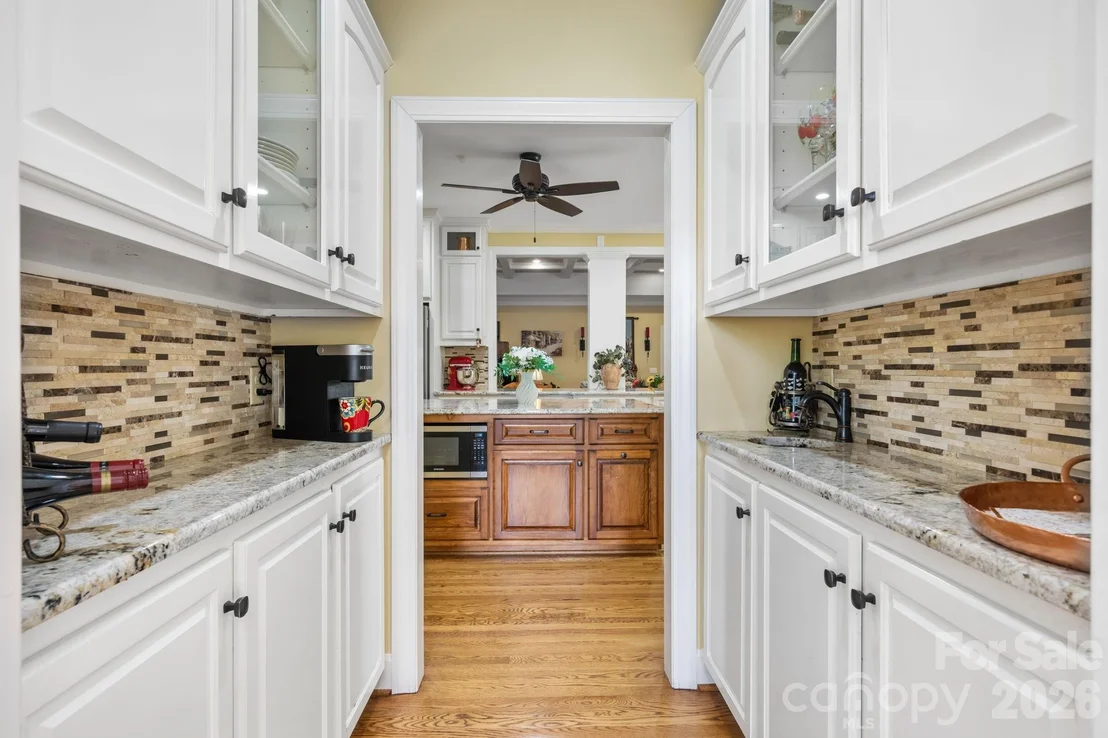 Photo of 3740 Pinecrest Drive NE