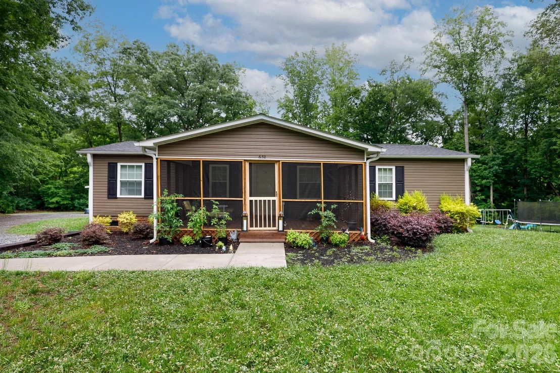 Photo of 652 Sutton Spring Road