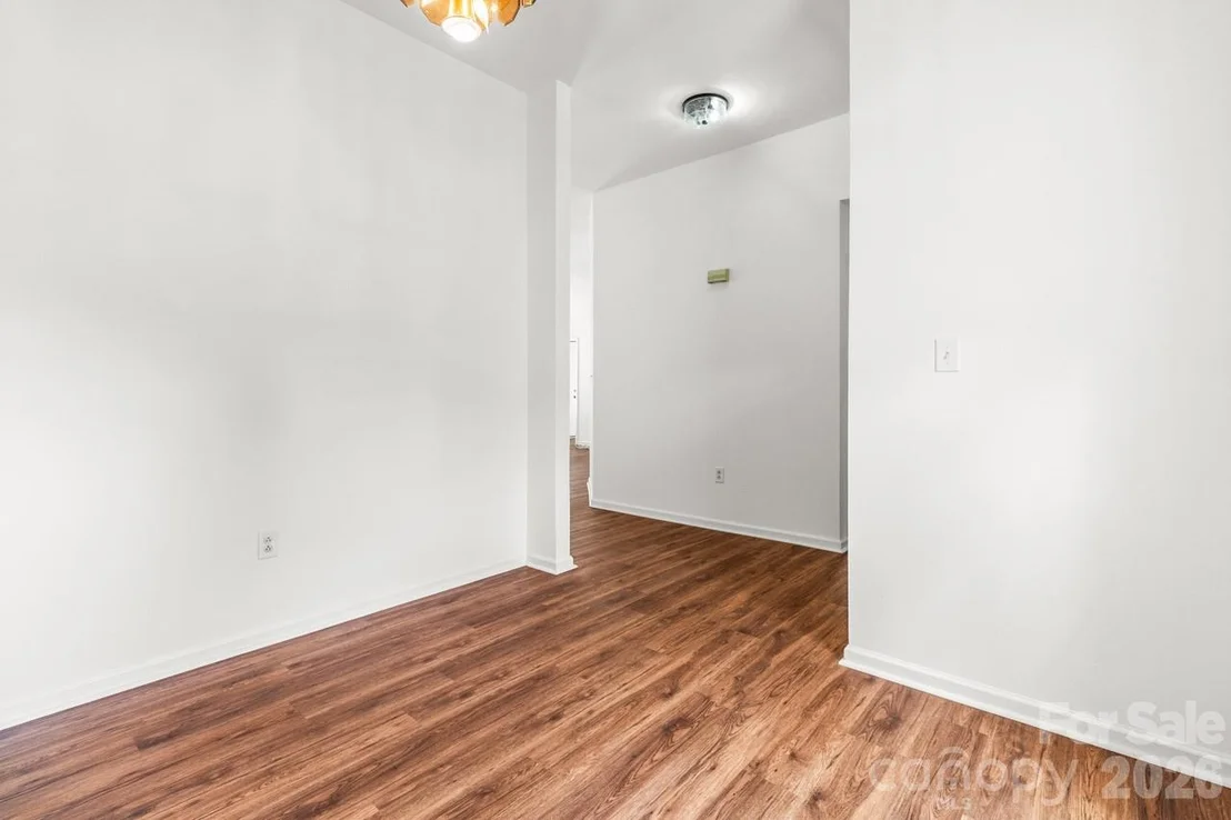 Photo of 739 Oakbluff Circle