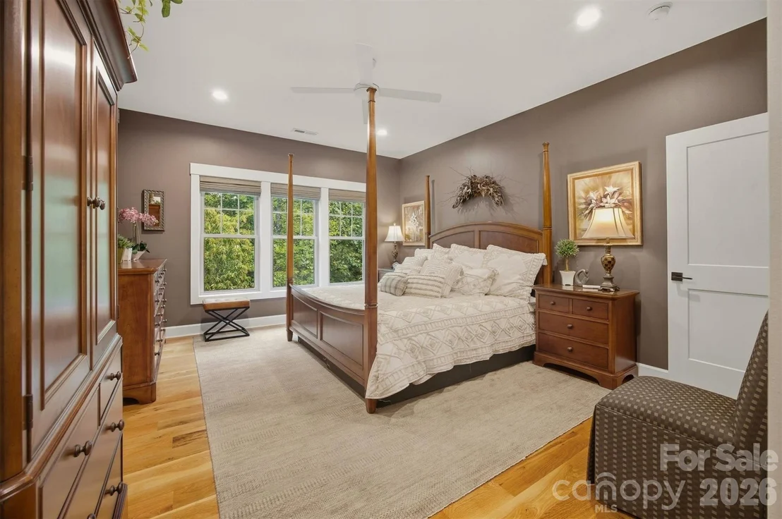 Photo of 124 Beechmont Drive