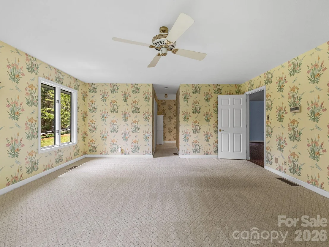 Photo of 140 Meadowlark Drive
