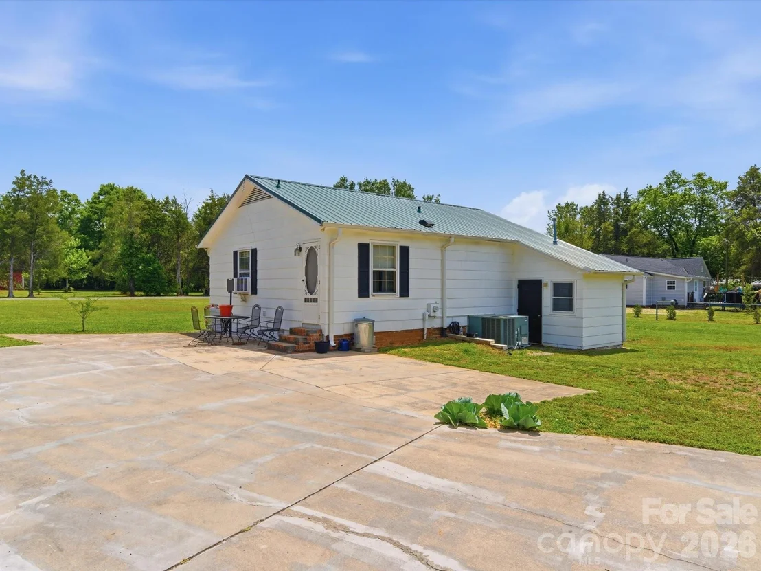 Photo of 3044 Sims Road