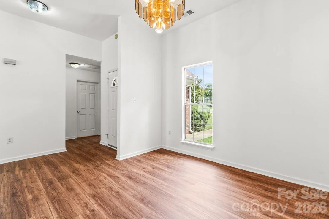 Photo of 739 Oakbluff Circle