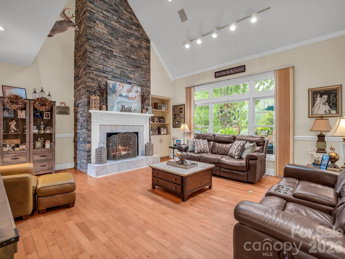 Photo of 101 Spindle Drive
