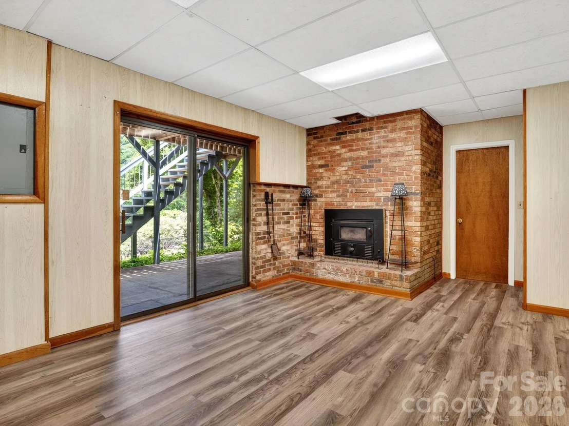 Photo of 707 Dogwood Trail